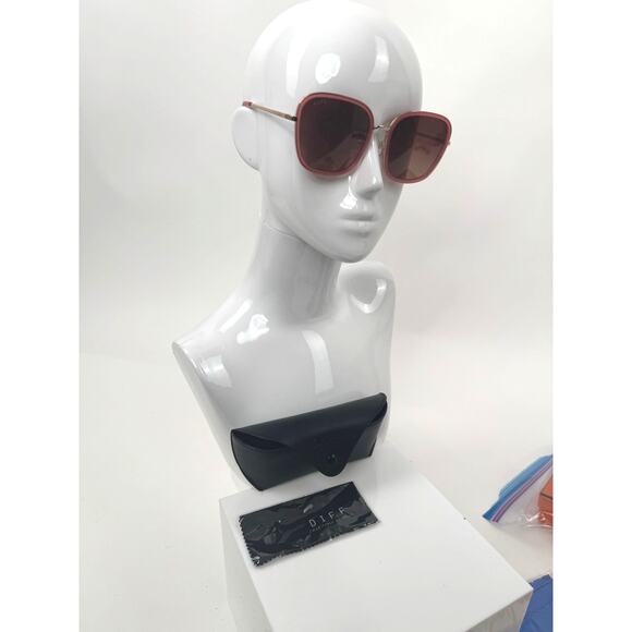 DIFF NWOT Pink & Gold Genevive Oversized Sunglasses With Case - Picture 4 of 15